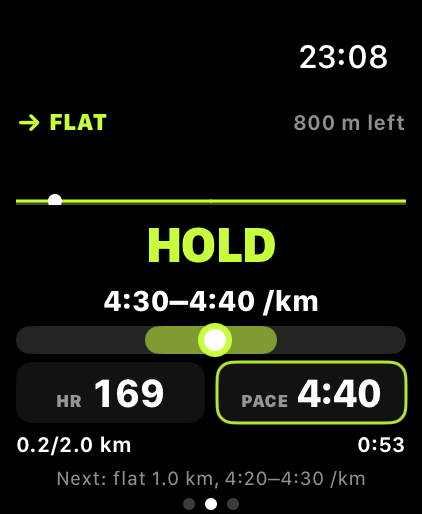 The race pilot on an Apple Watch: the word HOLD, the target pace range 4:30 to 4:40 per kilometre, heart rate and current pace.