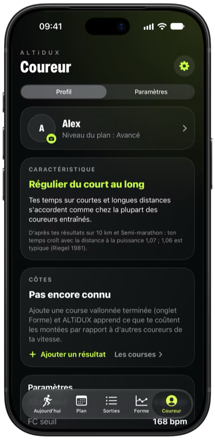 L'écran Coureur : le profil, la caractéristique, les montées et les paramètres.
